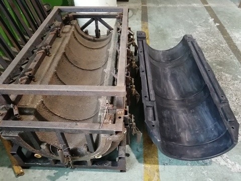 Modanatura rotazionale di alluminio dell'OEM che foggia la muffa di plastica della barriera di traffico